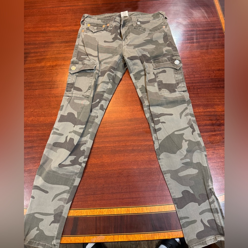 True Religion Camo Cargo Women Jeans